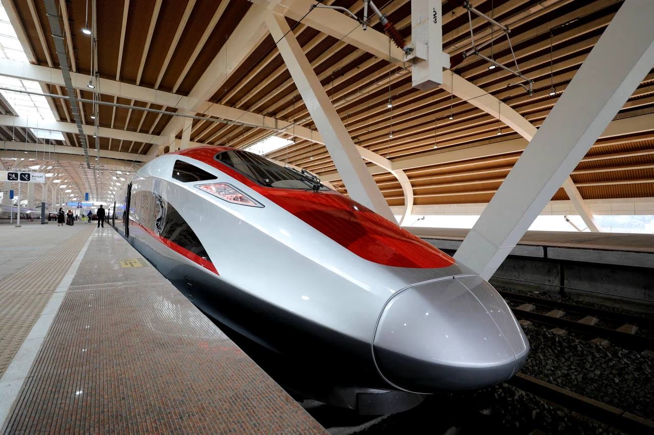 Indonesian president inaugurates 'Whoosh' high-speed railway, boosting connectivity